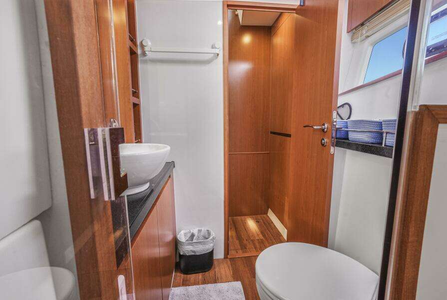 44ft Aquila Yacht For Sale