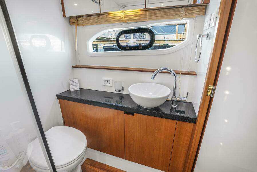44ft Aquila Yacht For Sale