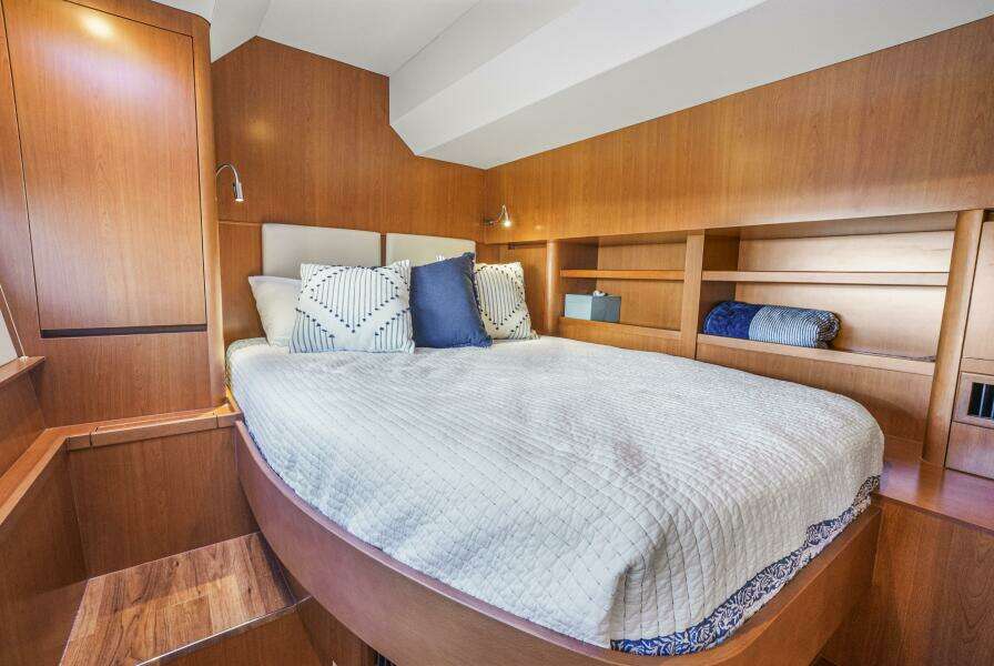 44ft Aquila Yacht For Sale