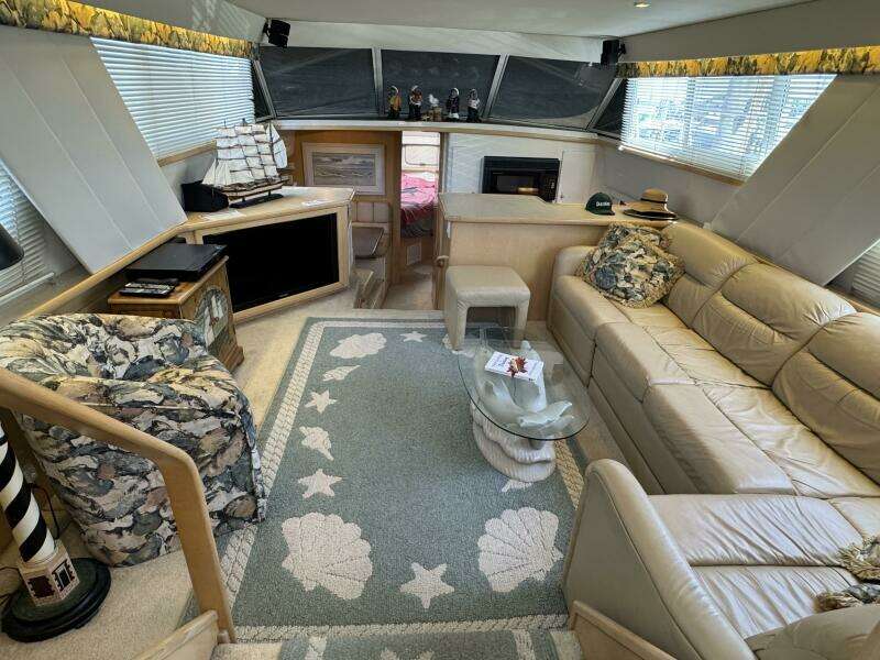 44ft Carver Yacht For Sale
