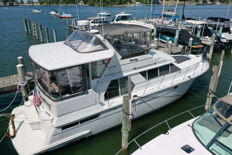 44ft Carver Yacht For Sale