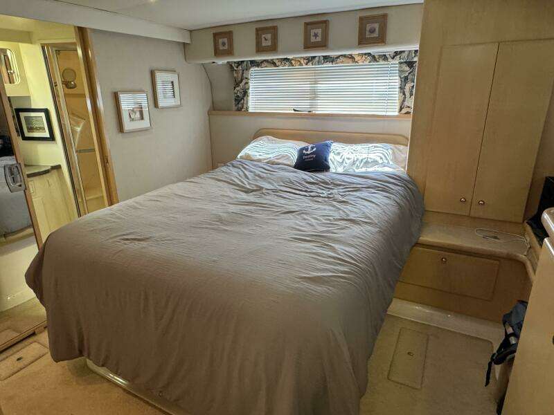 44ft Carver Yacht For Sale