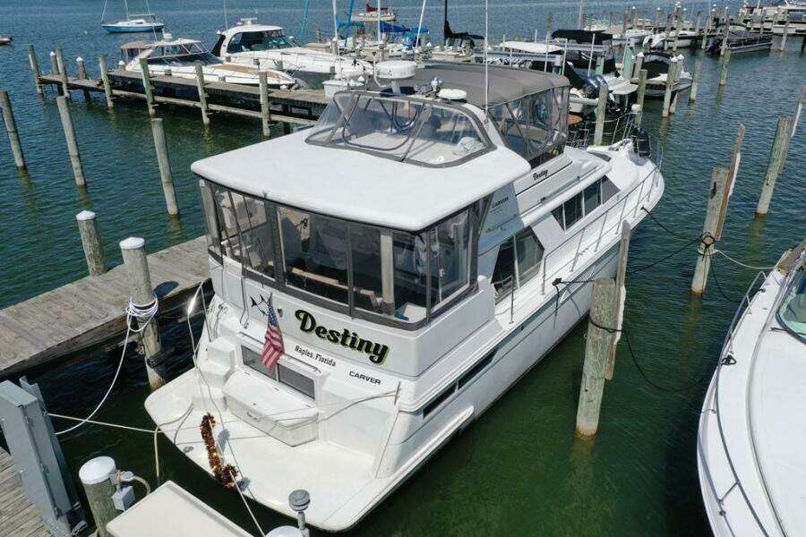 44ft Carver Yacht For Sale