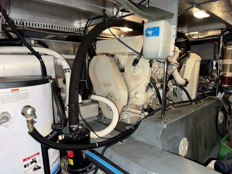 44ft Carver Yacht For Sale