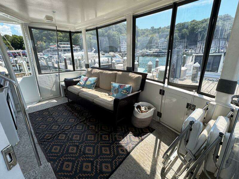44ft Carver Yacht For Sale