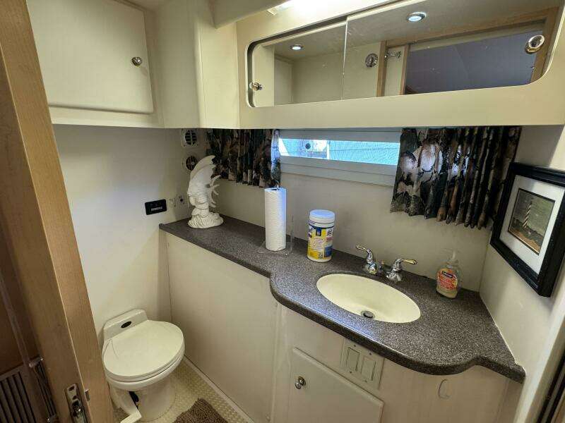 44ft Carver Yacht For Sale