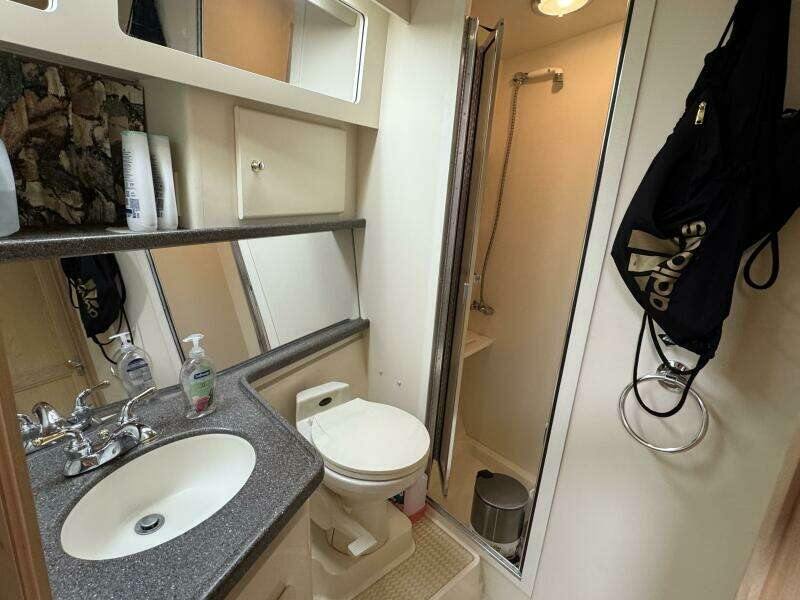 44ft Carver Yacht For Sale