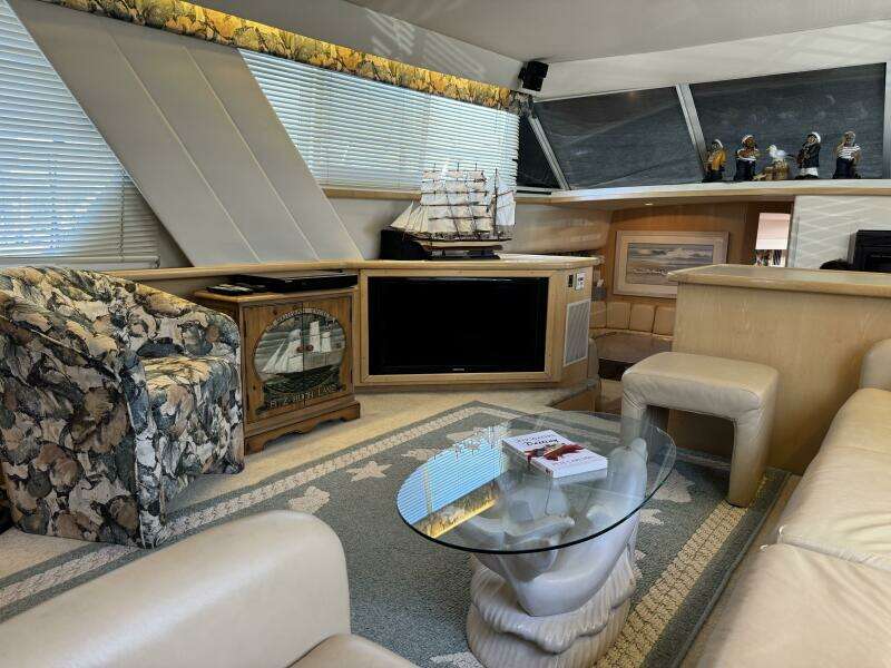 44ft Carver Yacht For Sale