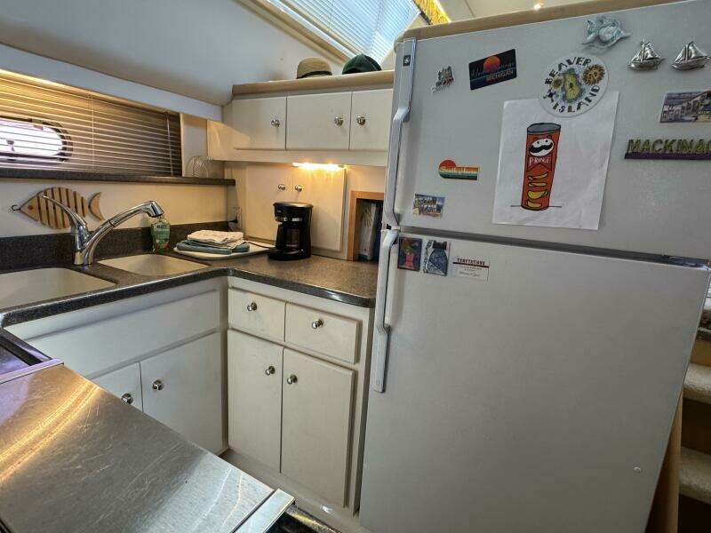 44ft Carver Yacht For Sale