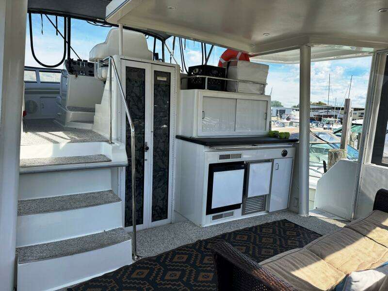 44ft Carver Yacht For Sale