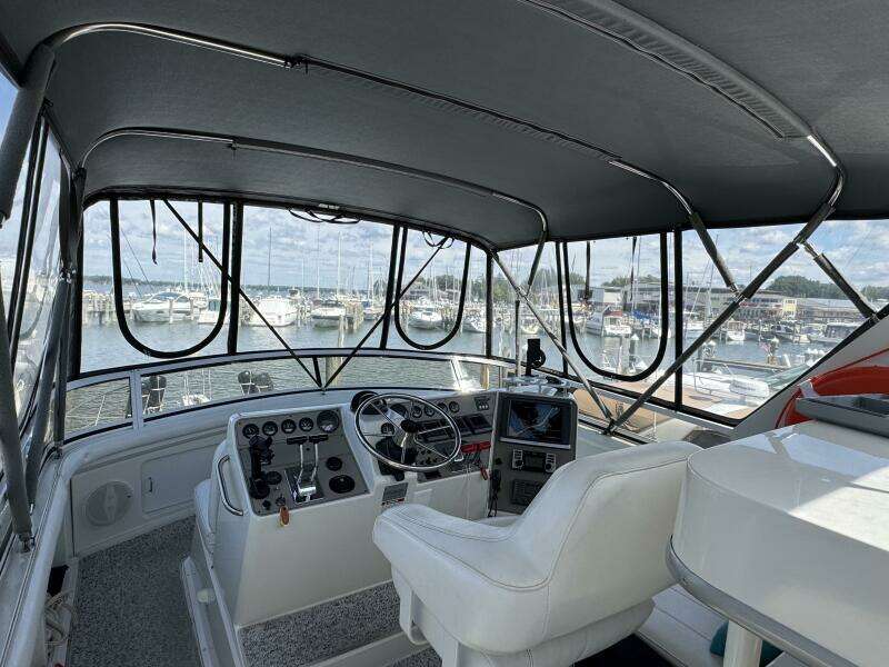 44ft Carver Yacht For Sale