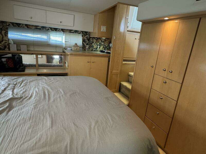 44ft Carver Yacht For Sale