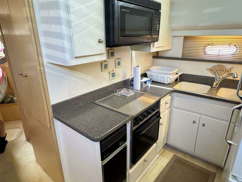 44ft Carver Yacht For Sale