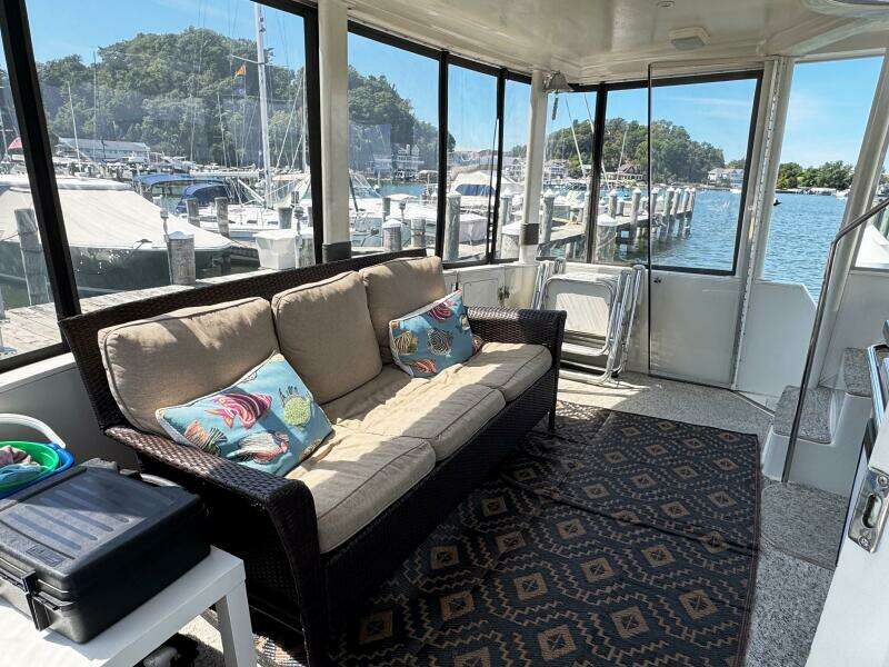 44ft Carver Yacht For Sale