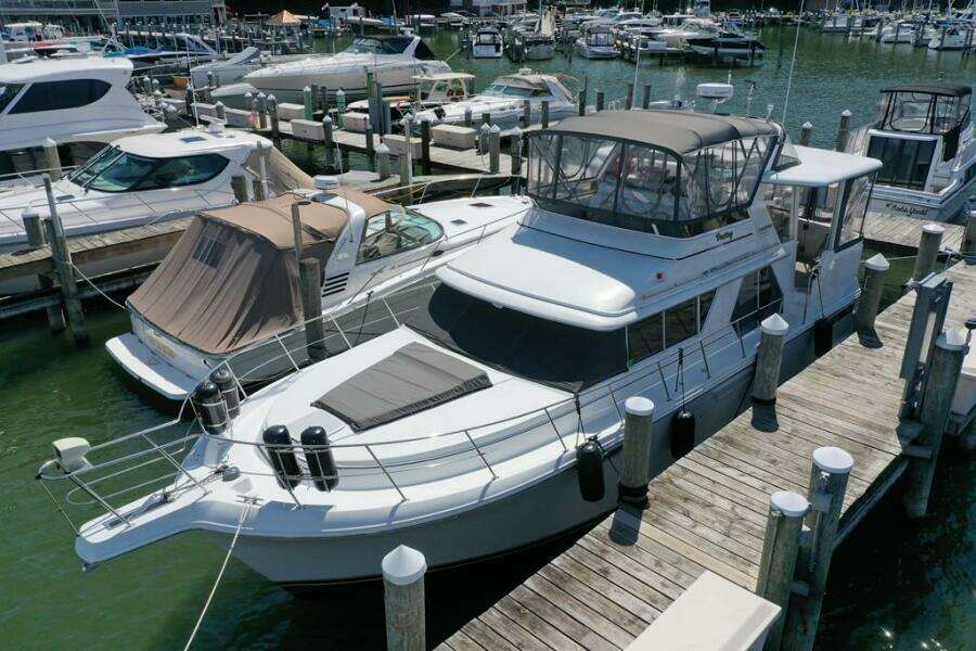 44ft Carver Yacht For Sale