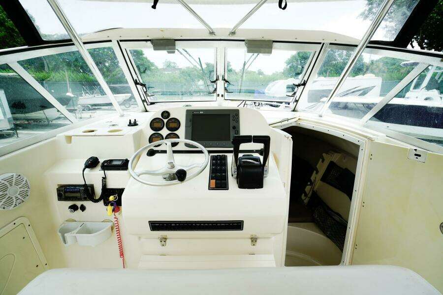 26ft Pursuit Yacht For Sale