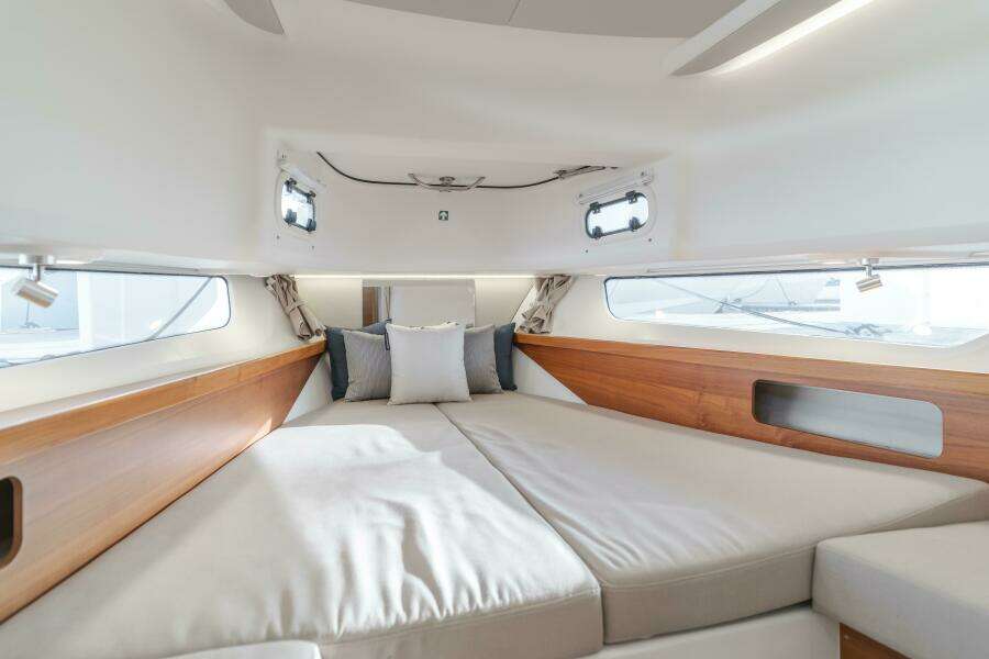 Intrepid 40ft Nimbus Yacht For Sale