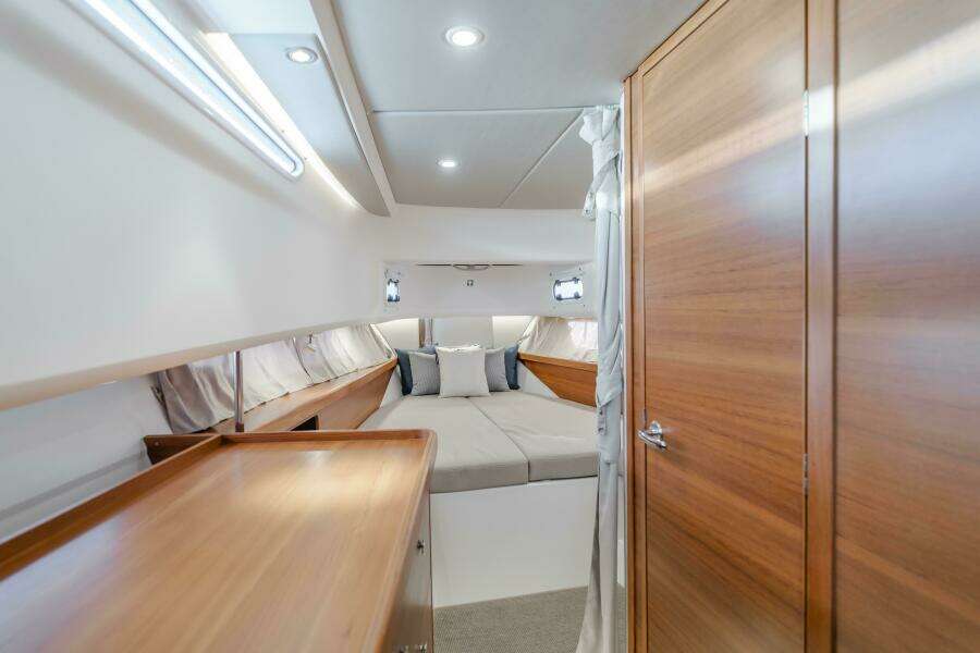 Intrepid 40ft Nimbus Yacht For Sale
