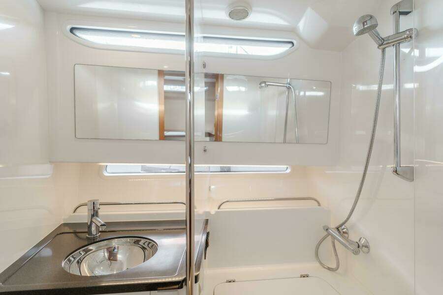 Intrepid 40ft Nimbus Yacht For Sale