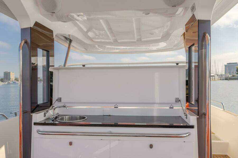 Intrepid 40ft Nimbus Yacht For Sale