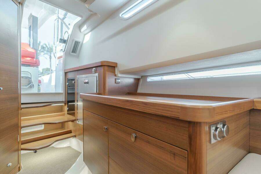 Intrepid 40ft Nimbus Yacht For Sale