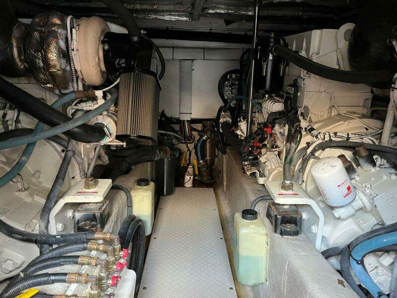 ACRUX 52ft Sea Ray Yacht For Sale