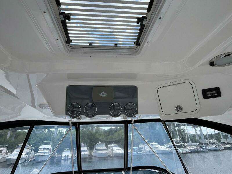 ACRUX 52ft Sea Ray Yacht For Sale