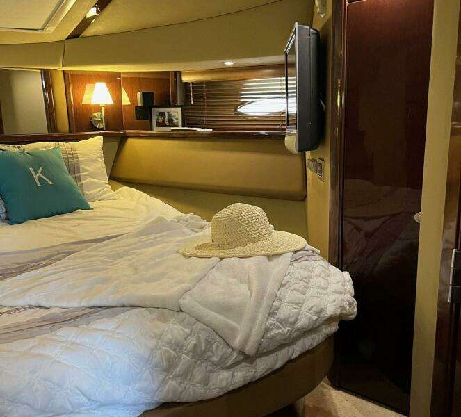 ACRUX 52ft Sea Ray Yacht For Sale