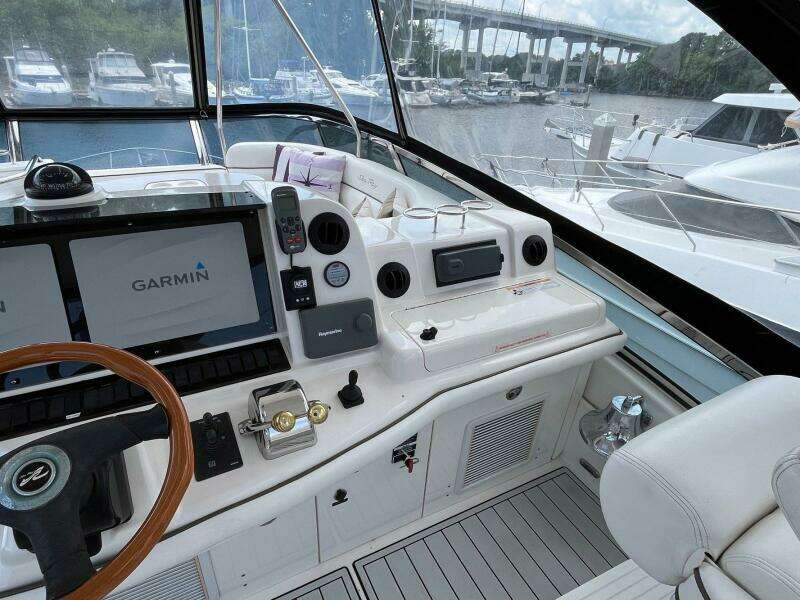ACRUX 52ft Sea Ray Yacht For Sale