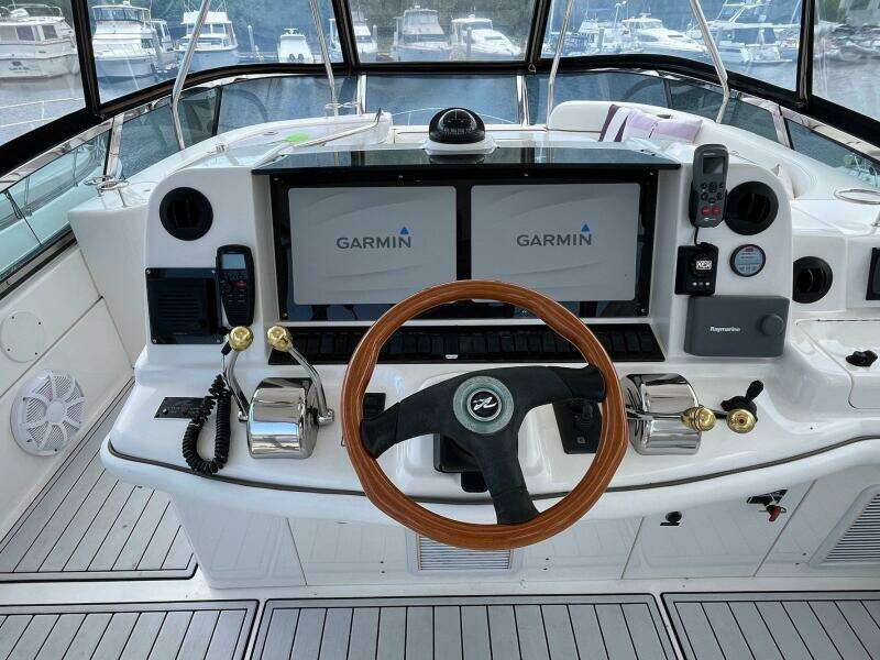 ACRUX 52ft Sea Ray Yacht For Sale