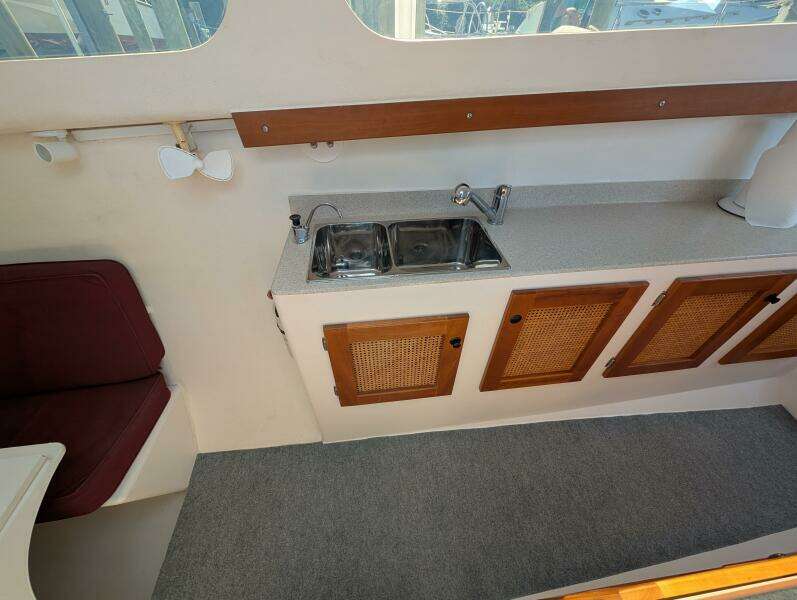 Skydusky 30ft Maine Cat Yacht For Sale
