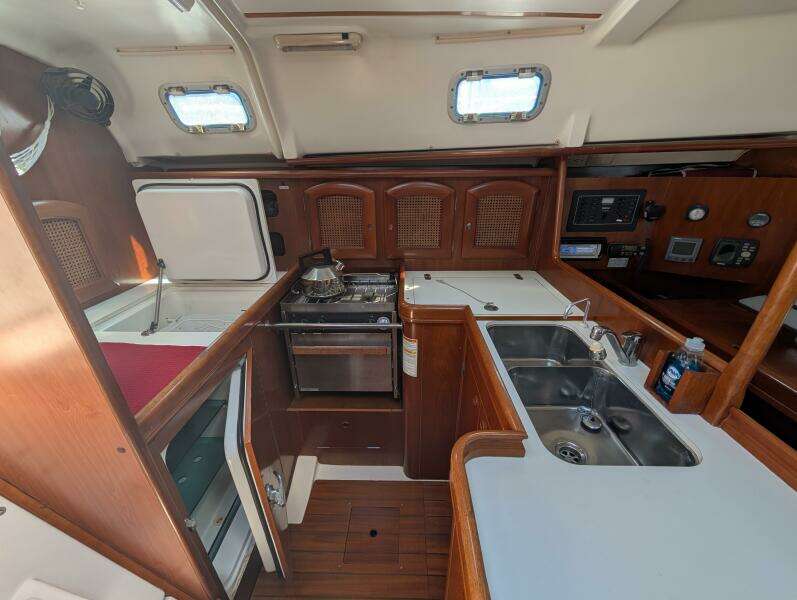 Renaissance 36ft Beneteau Yacht For Sale