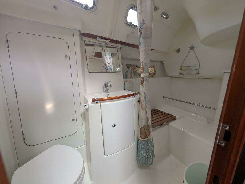 Sea Mistress IV 37ft Beneteau Yacht For Sale