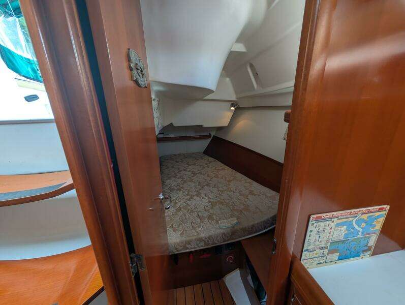 Sea Mistress IV 37ft Beneteau Yacht For Sale