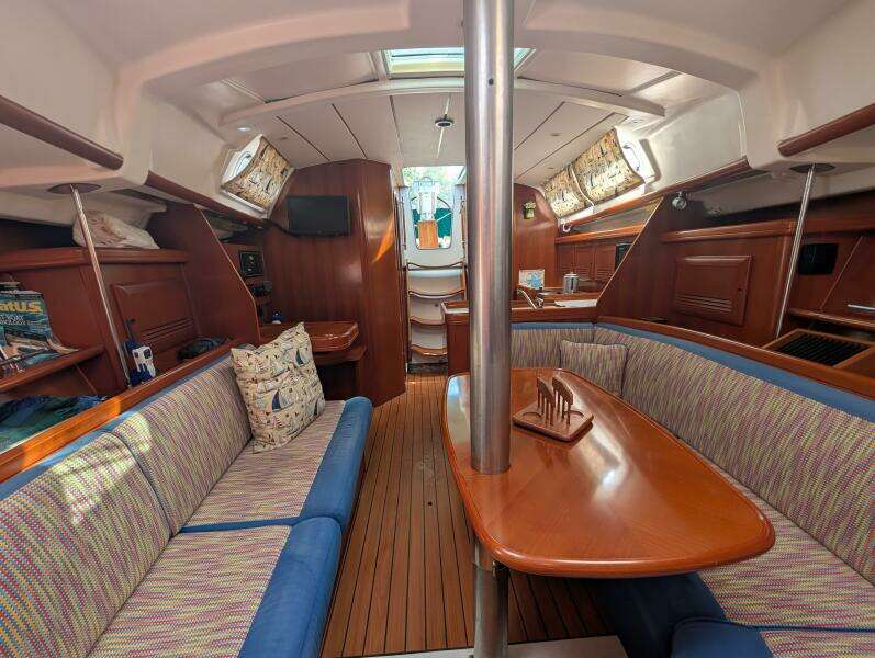 Sea Mistress IV 37ft Beneteau Yacht For Sale