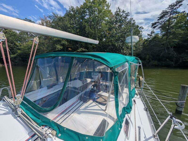 Sea Mistress IV 37ft Beneteau Yacht For Sale