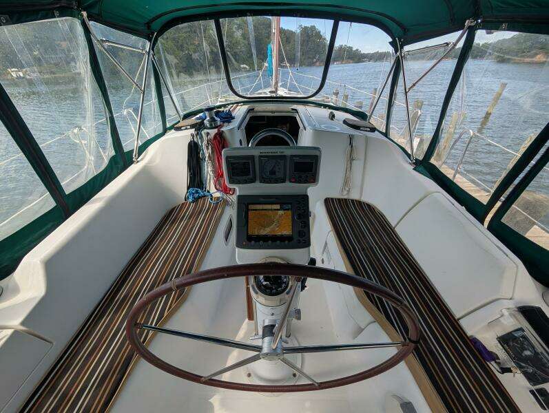 Sea Mistress IV 37ft Beneteau Yacht For Sale