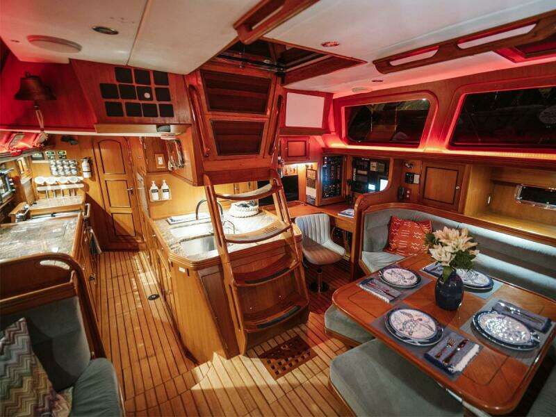 Saloon, Aft, Night Lighting