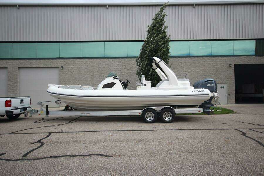 In Stock 29ft Zodiac Yacht For Sale