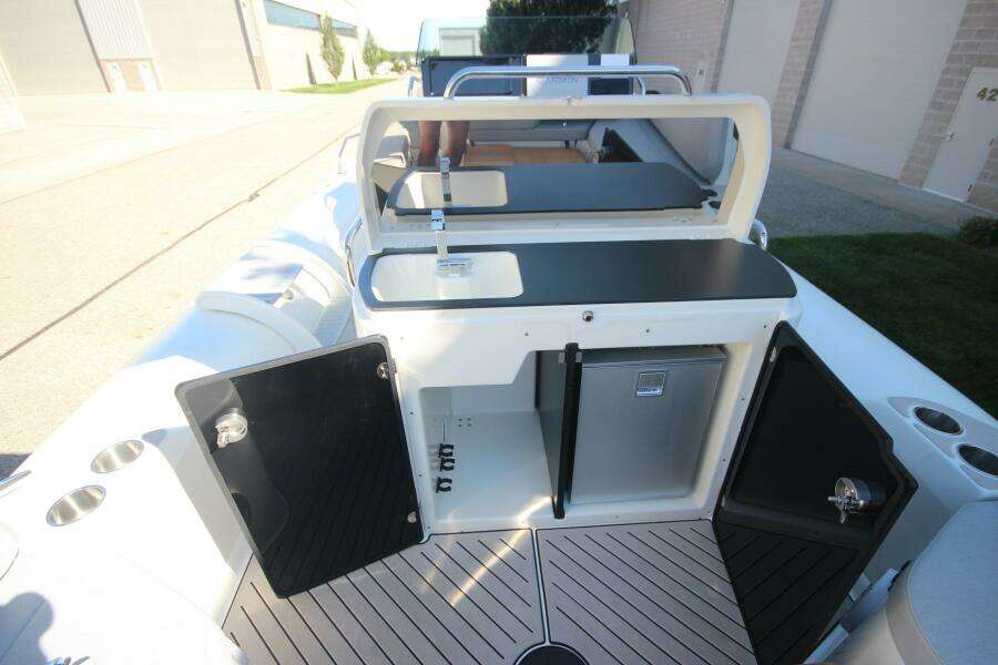 In Stock 29ft Zodiac Yacht For Sale