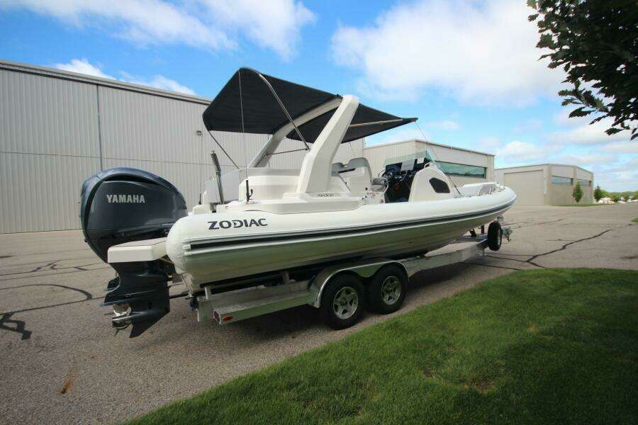 In Stock 29ft Zodiac Yacht For Sale