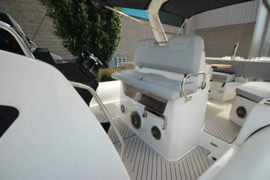 In Stock 29ft Zodiac Yacht For Sale