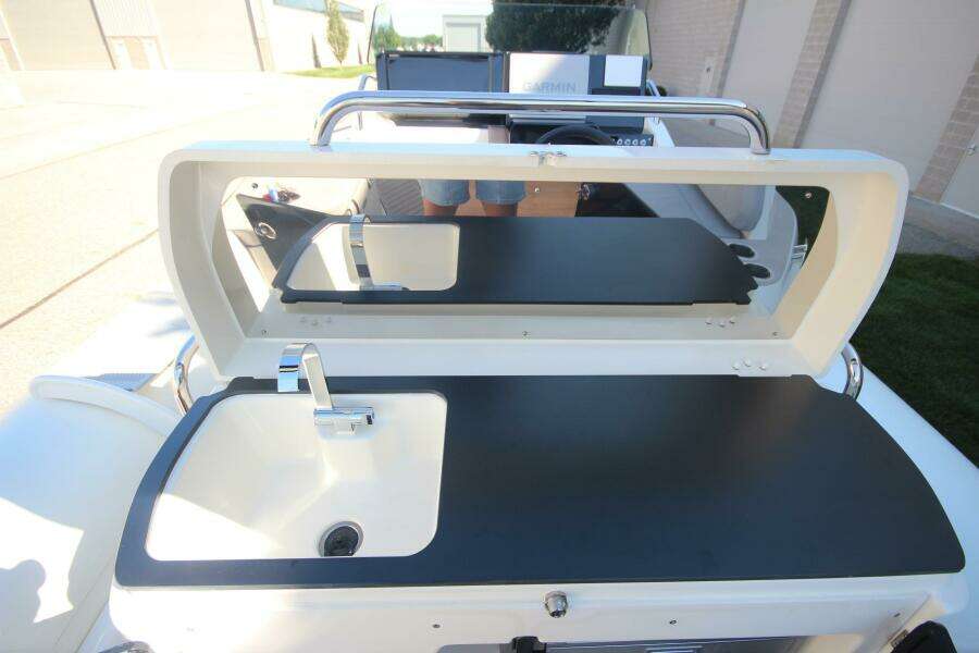In Stock 29ft Zodiac Yacht For Sale
