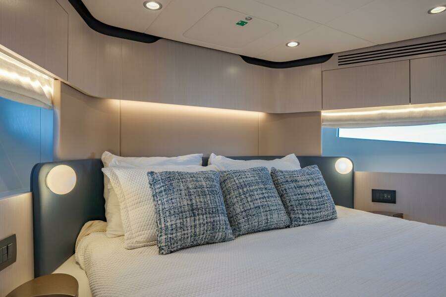 DOLCE VITA 60ft Azimut Yacht For Sale