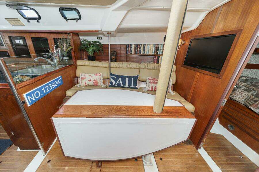 Orion 37ft Hunter Yacht For Sale