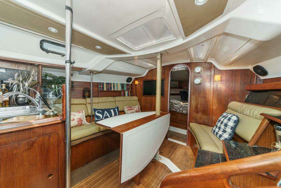 Orion 37ft Hunter Yacht For Sale