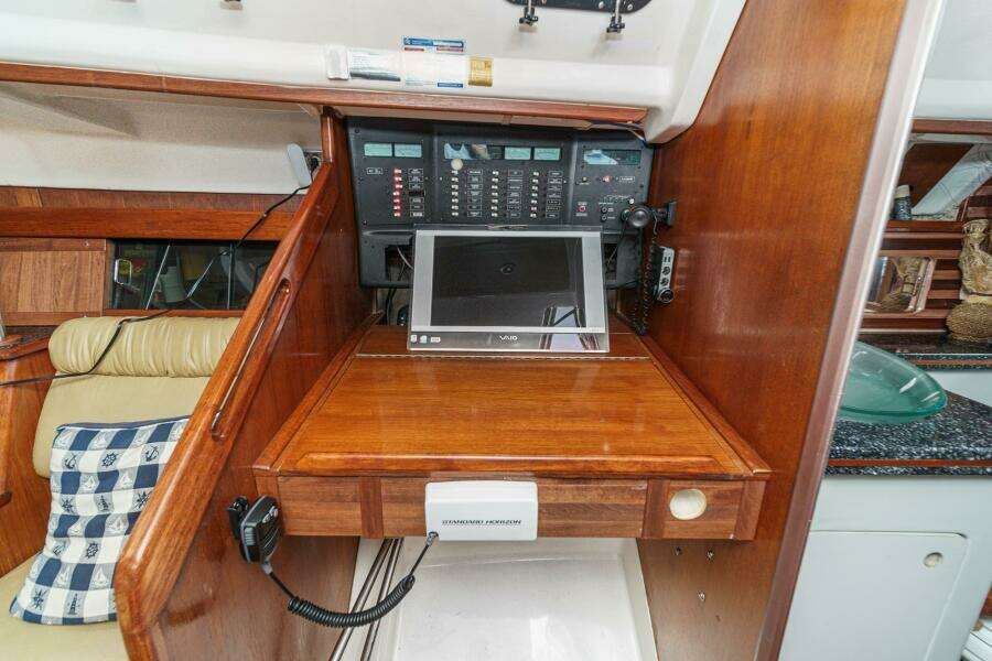 Orion 37ft Hunter Yacht For Sale