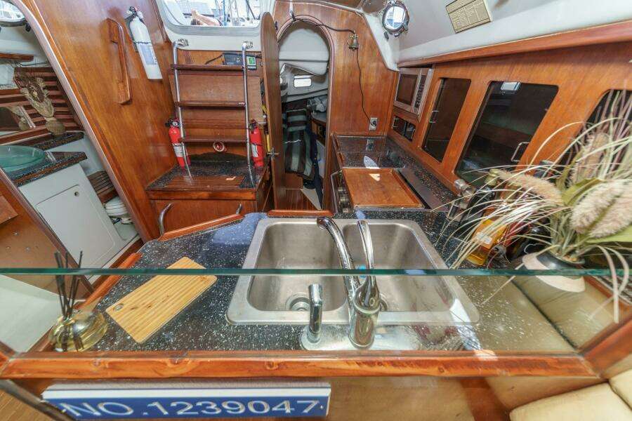 Orion 37ft Hunter Yacht For Sale