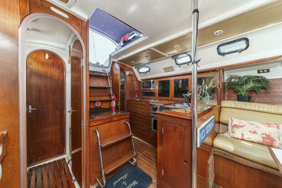 Orion 37ft Hunter Yacht For Sale