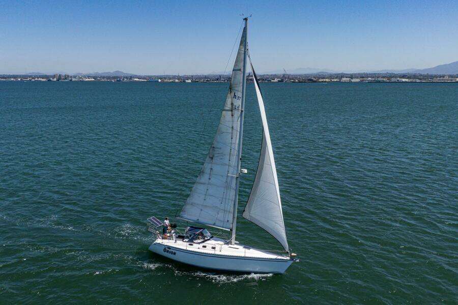 Orion 37ft Hunter Yacht For Sale